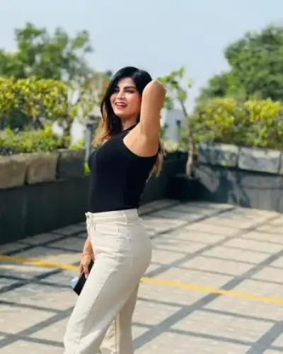 Call Girls Sikandra Rao Cash On Delivery